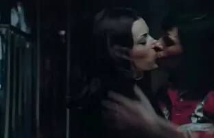 Dominique ngewek janda muda telah membunuh chastity.