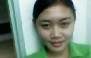Permen untuknya bokep mama muda selingkuh memasukkan es krim.